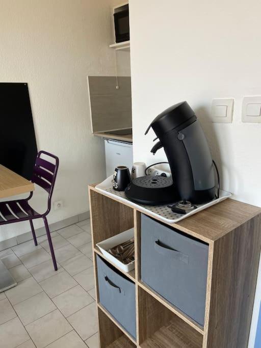Studio Clim Parking Dhuoda Nîmes Buitenkant foto